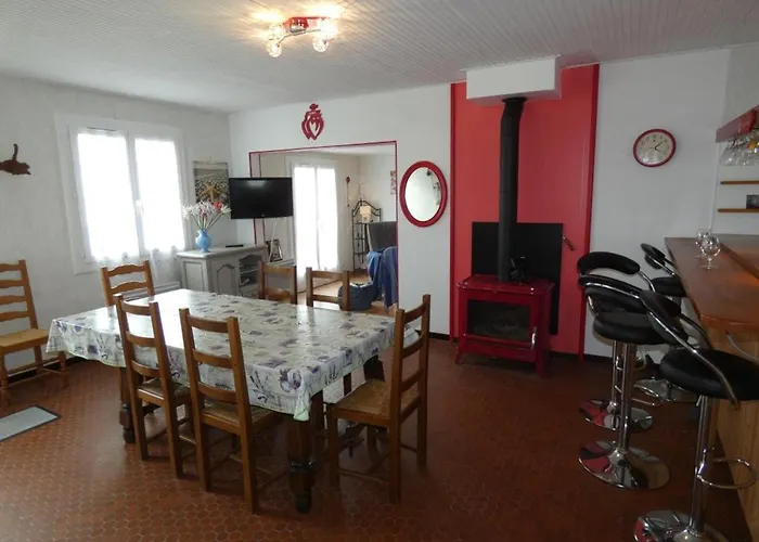 Maison De à 1km De La - 2 Chambres, Jardin, Terrasses, Proche Commerces - Fr-1-540-252 *